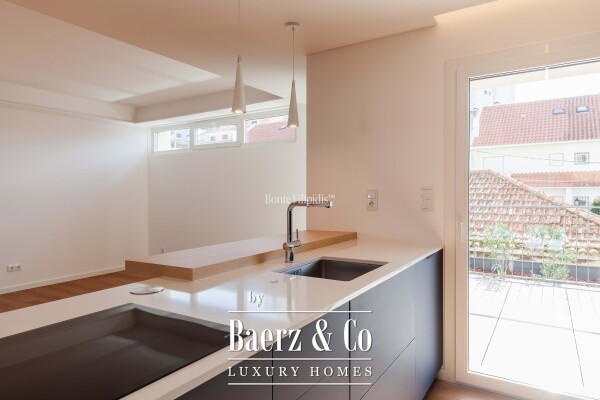 photo 15 Beautiful luxury home in Carcavelos e Parede, Parede