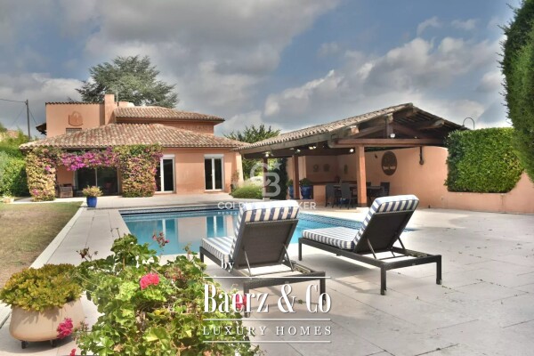 photo 1 Beautiful Provençal villa at the foot of the village of Valbonne