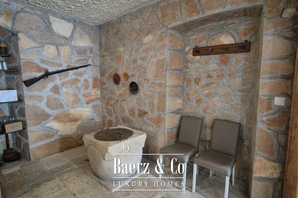 photo 7 Brač, Milna - semi-detached stone house with restaurant, first row to the sea