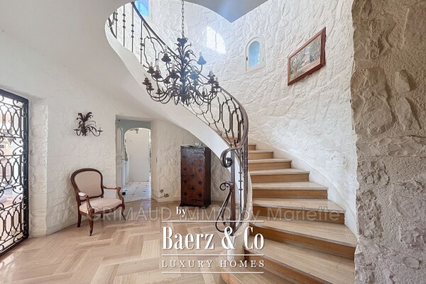 photo 3 Grimaud, France