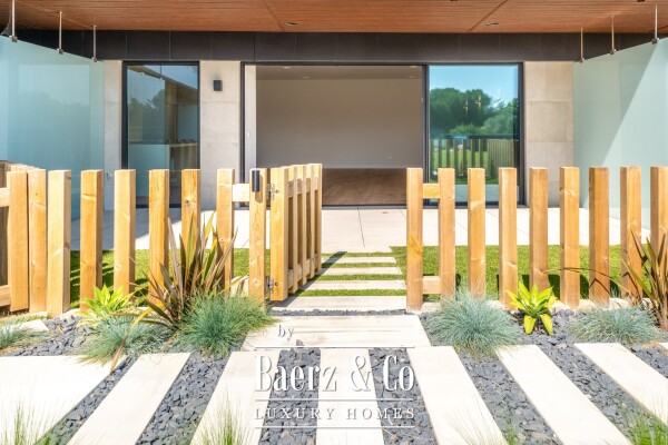 photo 2 4 bedroom flat with private garden, in Carcavelos