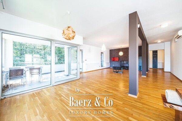 photo 1 Zagreb, Jelenovac, spacious three bedroom apartment with balcony and garden, with 2 garage, 202 m²