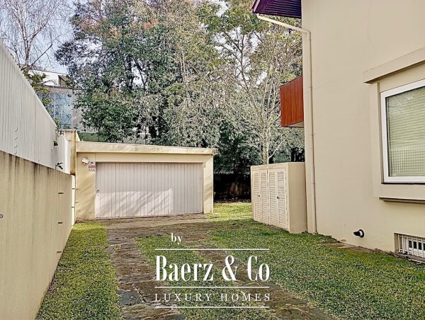 photo 2 Villa with garden