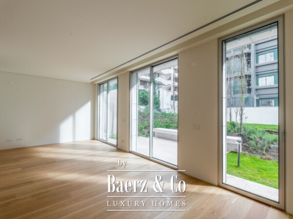 photo 3 Excellent 2 bedrooms en-suite apartment with parking space and storage in Amoreiras