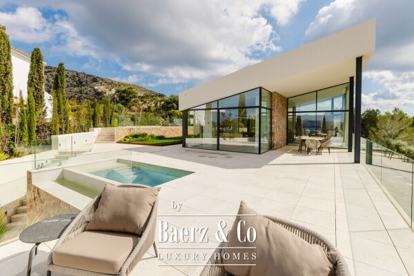 photo 1 Fantastic villa with panoramic views and exclusive furnishings