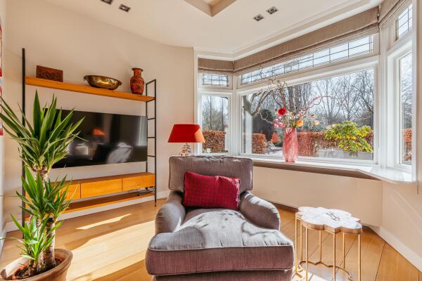 photo 6 Diepenbrockstraat 18