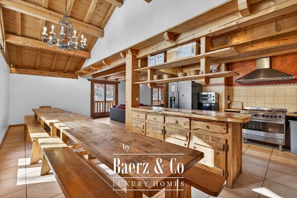 photo 3 Spacious chalet with panoramic mountain views