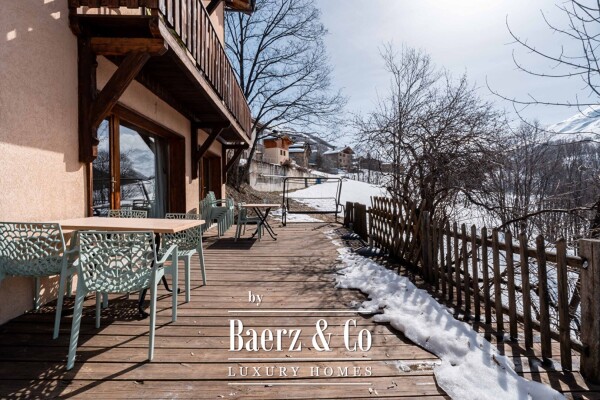 photo 18 Spacious chalet with panoramic mountain views