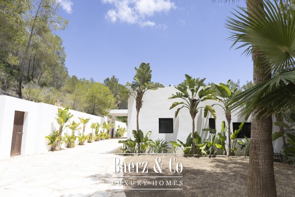 photo 1 Beautiful villa next so Santa Gertrudis