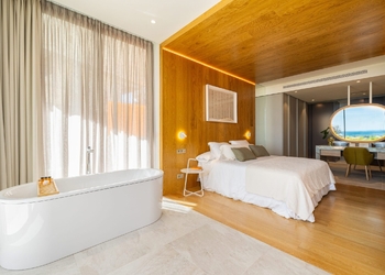 Luxury Sky Villa with Panoramic Sea Views