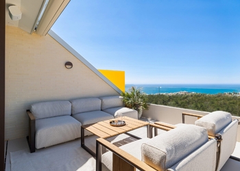 Luxury Sky Villa with Panoramic Sea Views