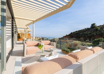 Luxury Sky Villa with Private Solarium and Panoramic Views