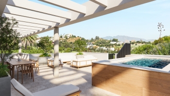 Garden Townhouse with Solarium Pool