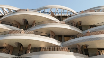 Spacious penthouse with large terrace and open urban views